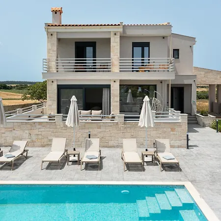 Black Lotus Pool Villa, #feelslikehome Vila *